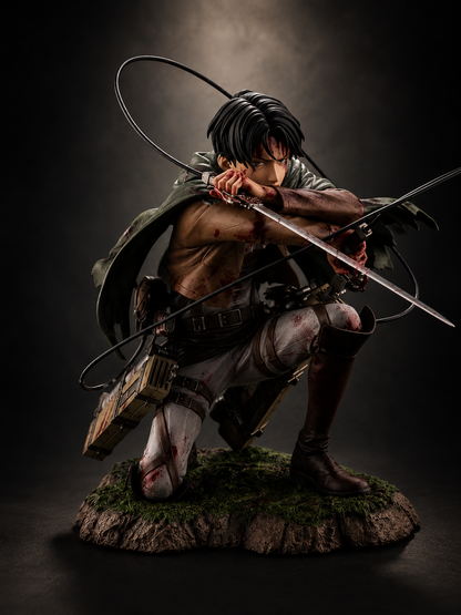 18cm Levi Ackerman Battle-Worn Dual Blade Figure